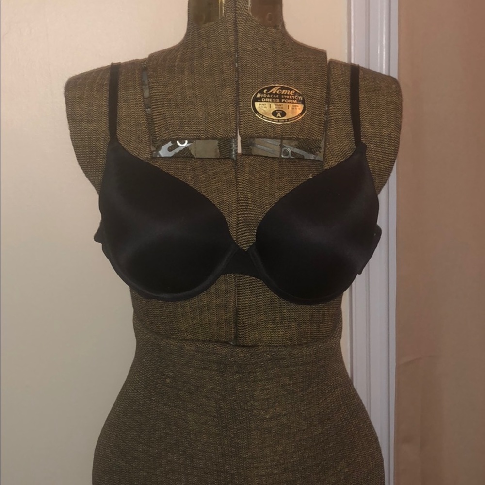 34C black bra